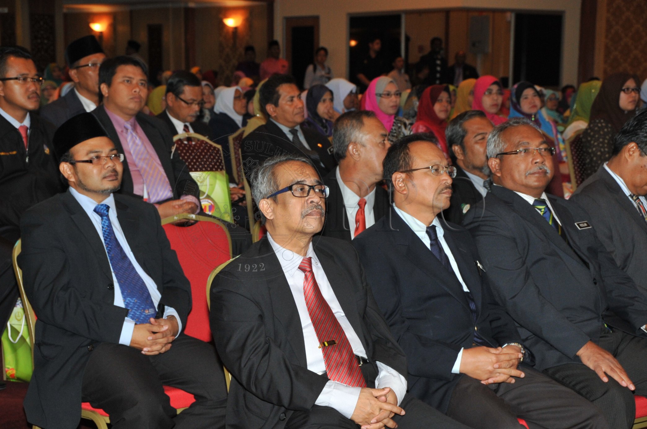 PRO 14 44 EPZB PRO 6159